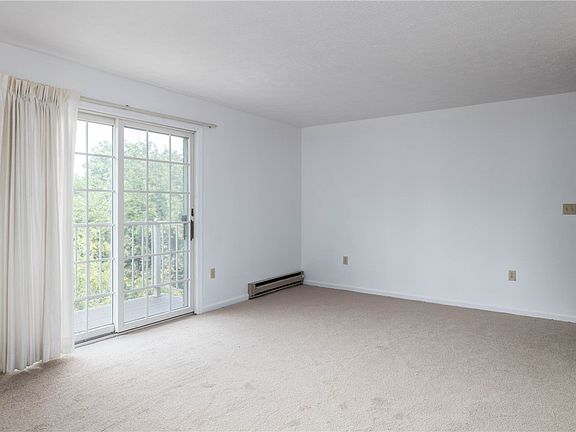 4th image of 820 S Main St APT 303