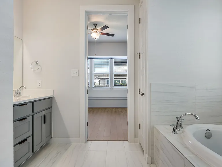 4326 Frankfurt Ln — Photo 30