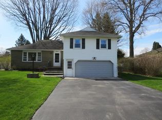 514 Bay View Rd, Rochester, NY 14609