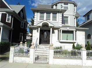 8809 107th St, Richmond Hill, NY 11418