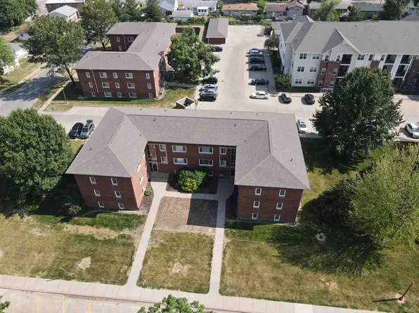 200 Grandview Ct #202, Iowa City, IA 52246