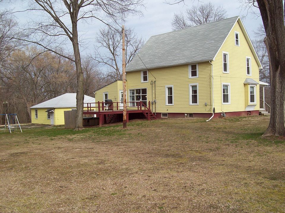 1st image of 923 E Beaumont Ave