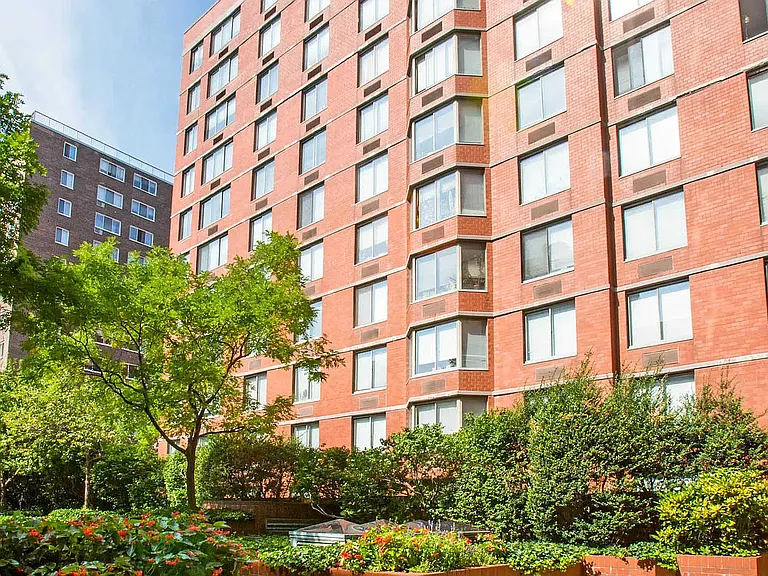 750 Columbus Ave #2F — Photo 43