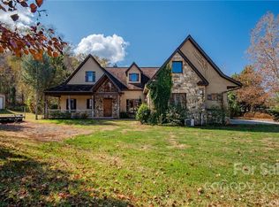 101 Sleepy Hollow Ln, Swannanoa, NC 28778