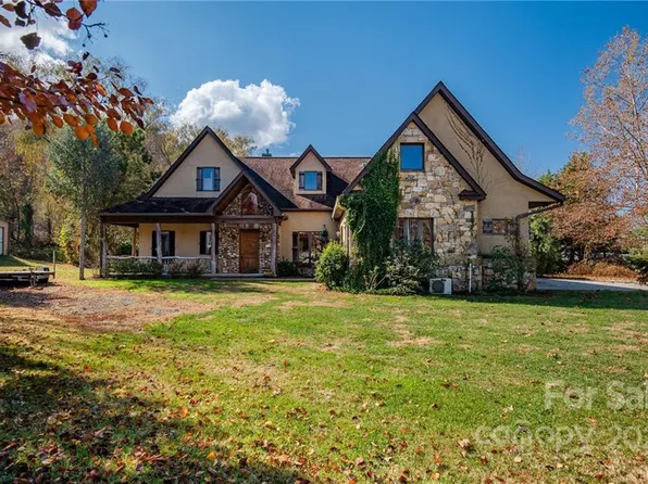 101 Sleepy Hollow Ln, Swannanoa, NC 28778