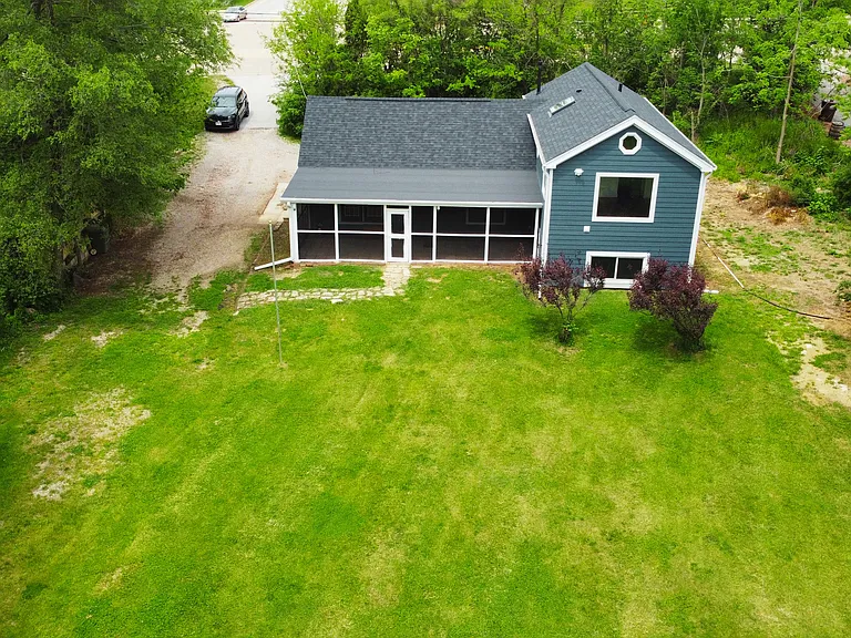 8365 W Lincoln Hwy — Photo 3