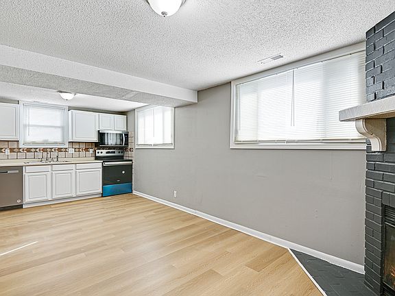 4th image of 9613 Booth Ave