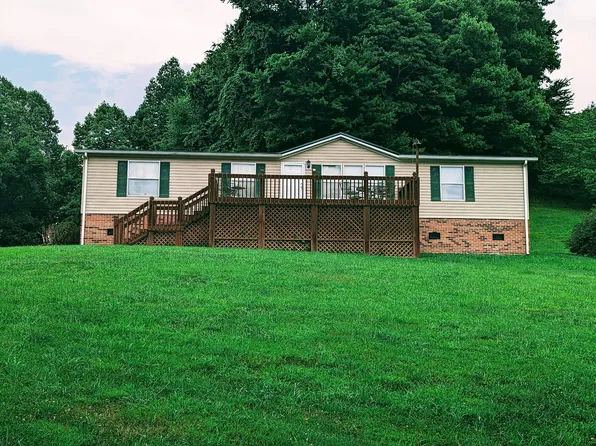 2059 Honey Camp Rd, Clintwood, VA 24228