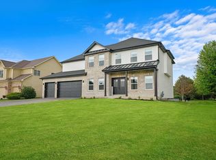 413 N Sycamore Ln, North Aurora, IL 60542