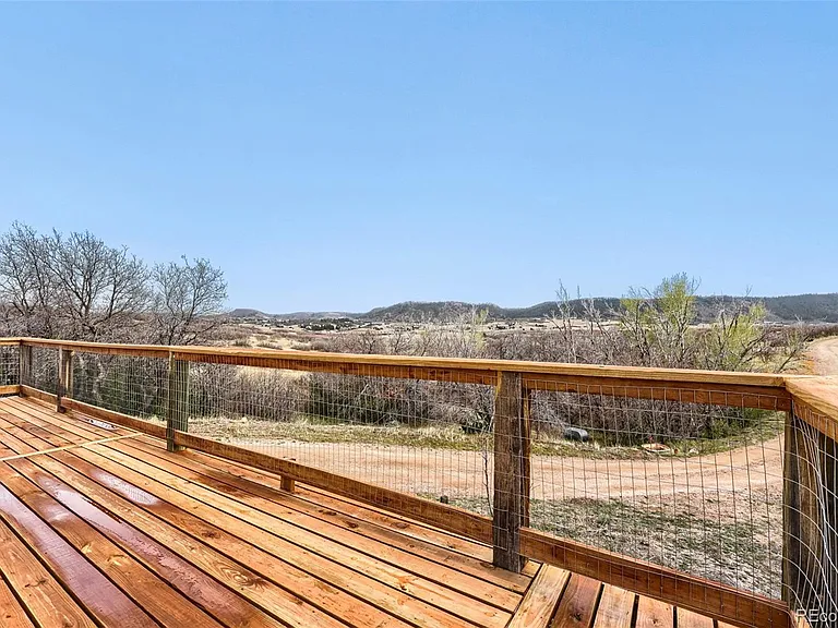 433 W Tomah Rd — Photo 27