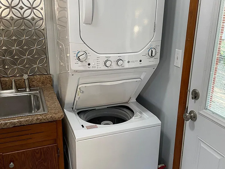 Stacked washer/dryer
