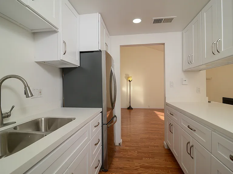 5010 Glide Dr #1 — Photo 8