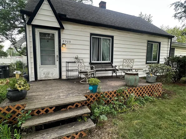 8309 Hugh St, Westland, MI 48185