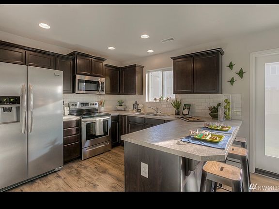 3rd image of 10567 190th St E
