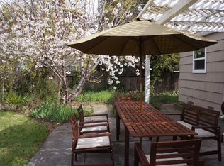 1690 Parkhills Ave, Los Altos, CA 94024