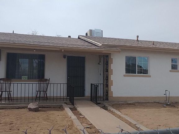 2nd image of 1109 Alaska St