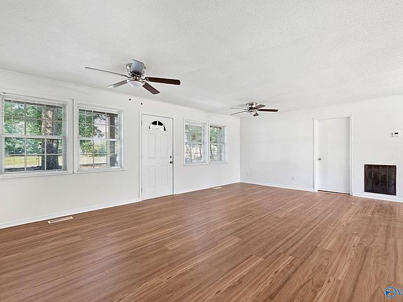 4th image of 731 Taylor Cir