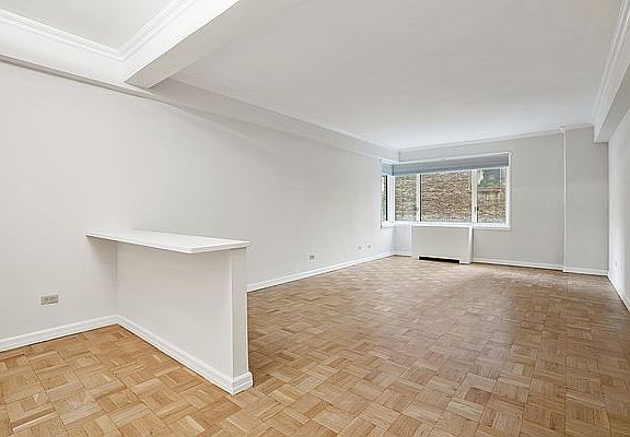 3rd image of 165 E 66th St APT 2J