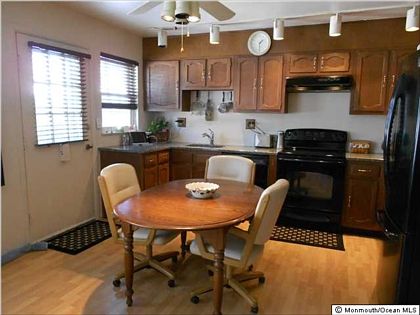 2nd image of 38A Edinburgh Ln #A