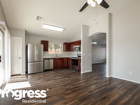 3rd image of 12815 W Voltaire Ave