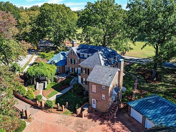 4th image of 815 Woodland Dr