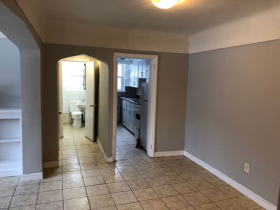 3rd image of 315 Blake Blvd #1017351