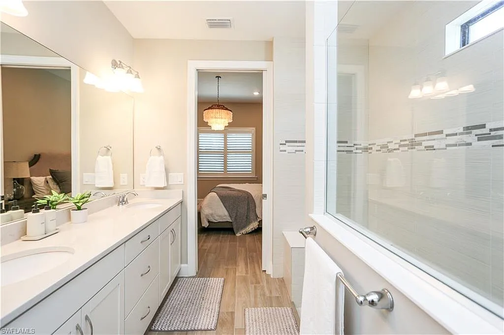3 bed, 2.0 bath, 2050 sqft, $14,000 — Photo 3