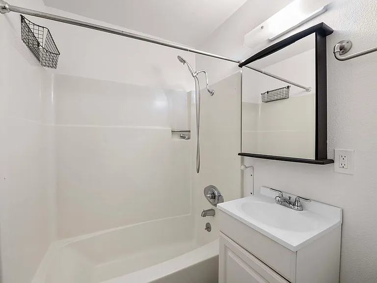 710 Clatsop Ave #710 — Photo 16