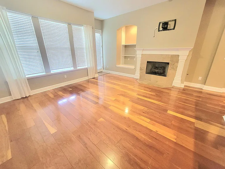 2482 Goldenrod Way #- — Photo 3