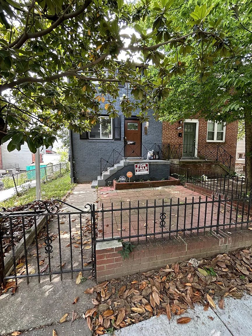 5365 Ames St NE photo 1