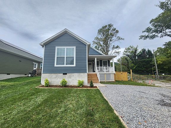 3rd image of 1128 Blueview Dr