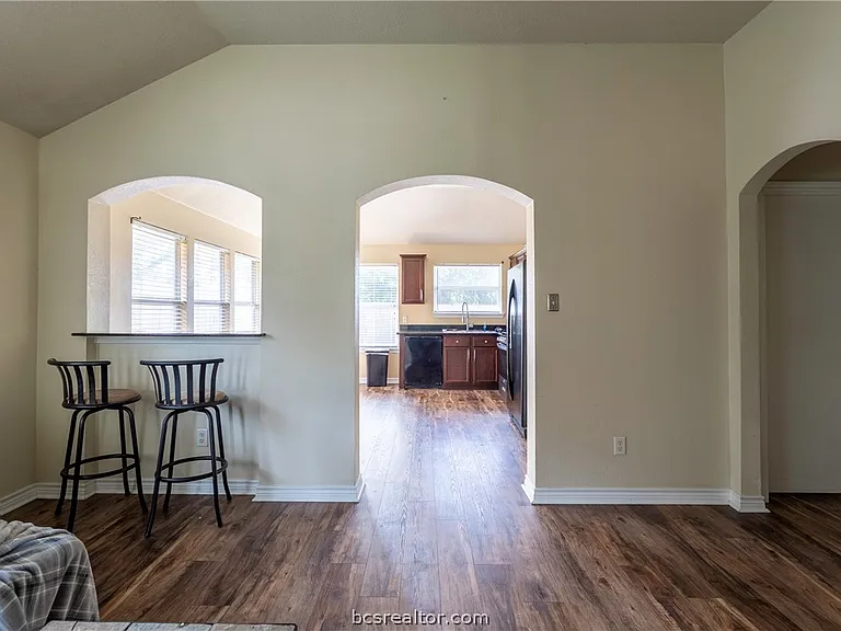 928 Crested Point Dr — Photo 5