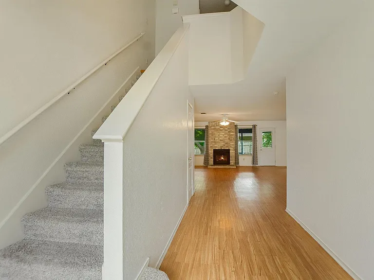 13917 Maricella Ln — Photo 3
