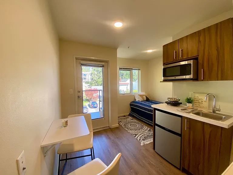 Plaza Apartments — Photo 93
