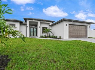 1005 NE 9th Terrace Cpe, Coral, FL 33909