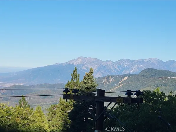 1933 Willow Dr, Running Springs, CA 92382