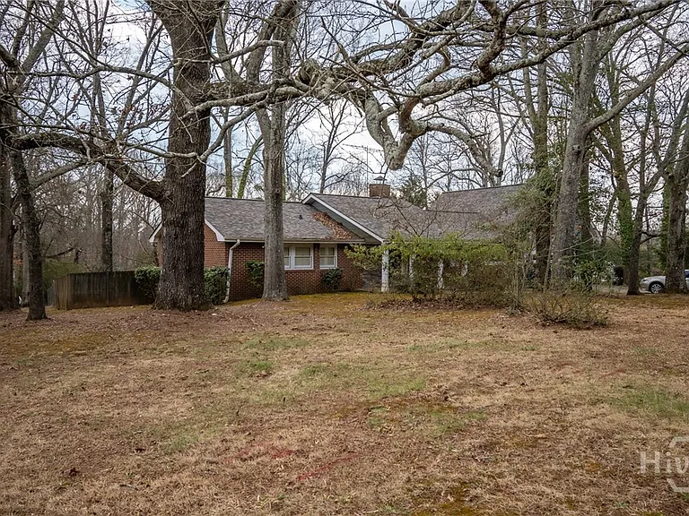 1380 Chestnut Hill Rd — Photo 7