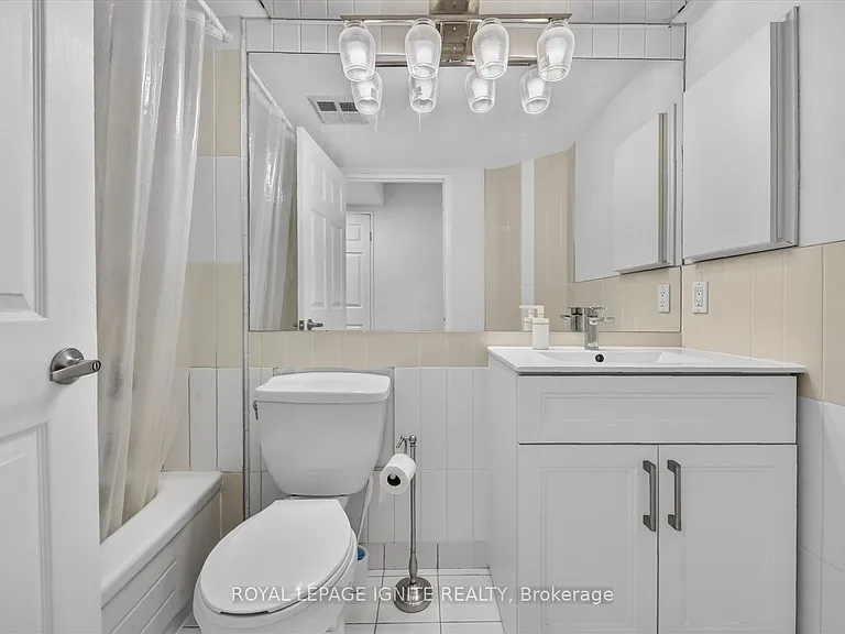 24 Wellesley St W #1206 — Photo 12