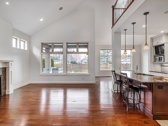 4th image of 1088 Barnes Ave