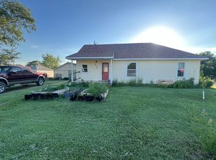 521 A St, Smith Center, KS 66967
