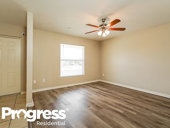 3rd image of 4555 Golfview Blvd