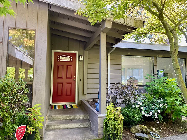 15535 SE 24th St — Photo 3