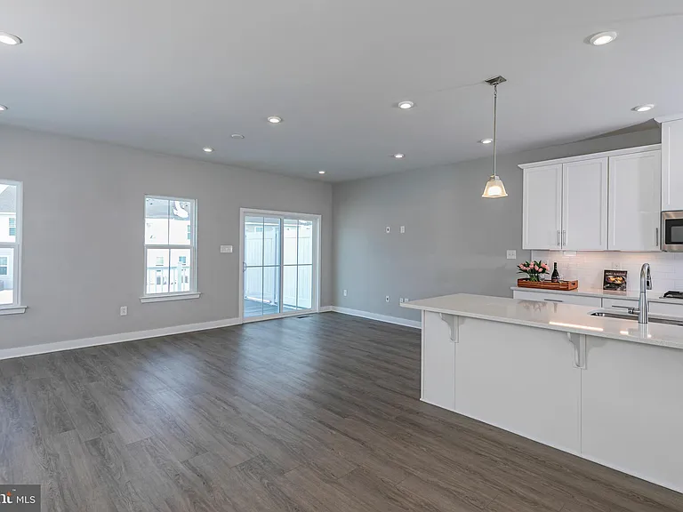2410 Lenox Dr — Photo 12