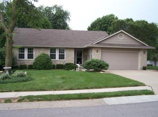 600 Fieldcrest Dr, Harrisonville, MO 64701
