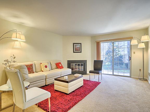 5th image of 141 Oak Knoll Cir