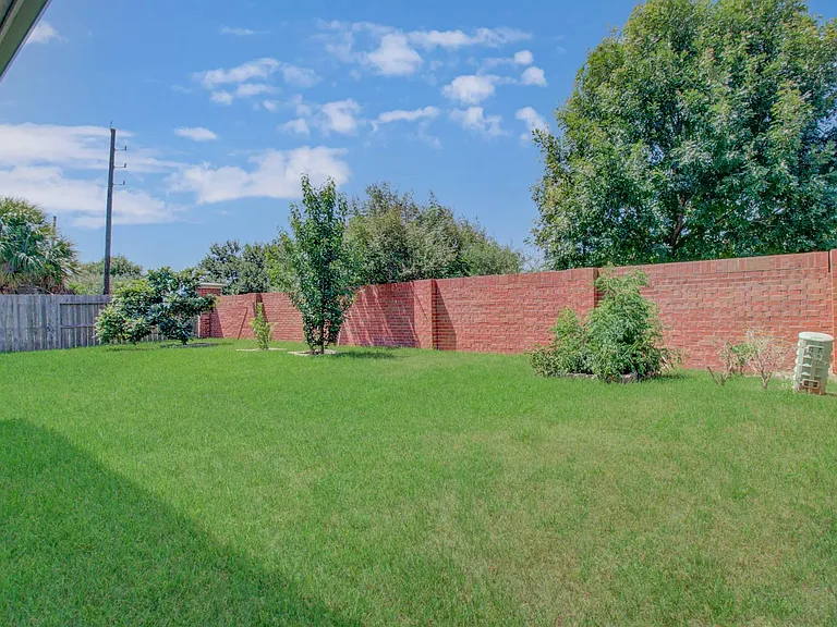 10223 Wylde Point Ln — Photo 47