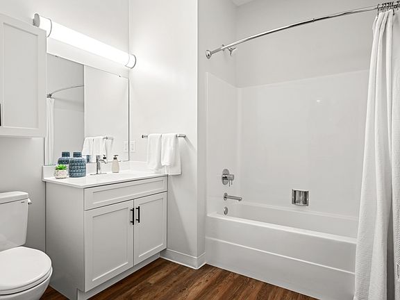 5th image of 29 Wall St #214
