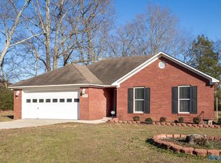 263 Falcon Ridge Dr, Huntsville, AL 35811