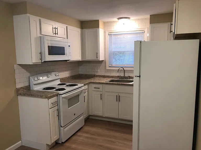 Notre Dame Apartments — Photo 6
