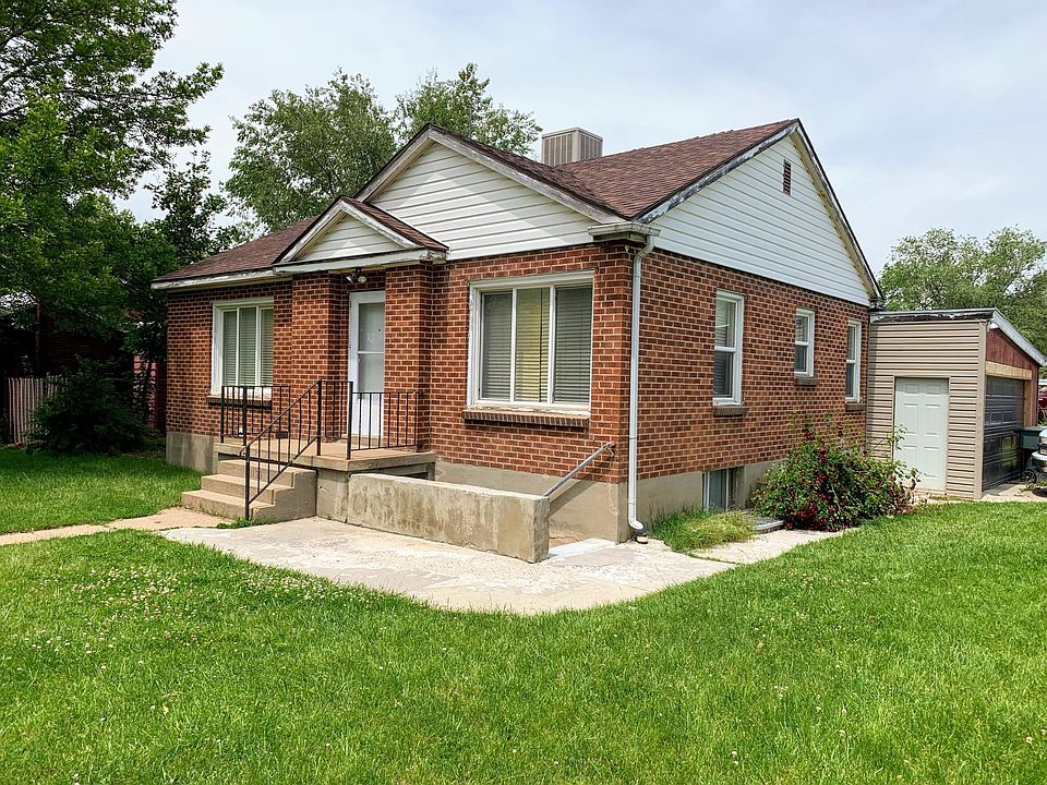 Front of Home looking NW